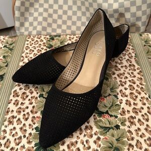 Franco Sarto, black, pointed toe flats. 9.5M. Never worn.